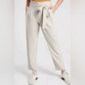 Athleta Skyline Pant II in Light Gray